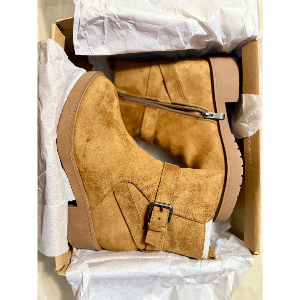 Cushionaire “Houston” Bootie – Whiskey Suede – Size 6M – New in Box / Never Worn